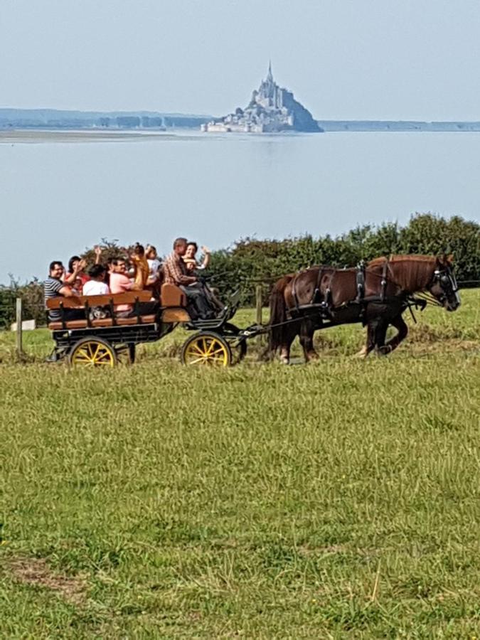 Chez Jollyjune, A Moins D'Une Heure Du Mont Saint Michel Champeaux Exterior foto